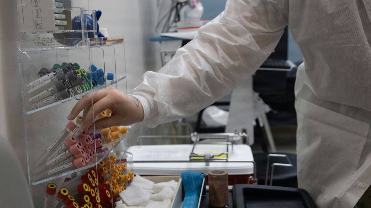 Phlebotomist job duties and description