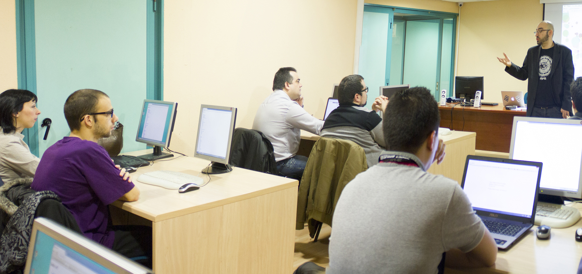 how to become a college professor