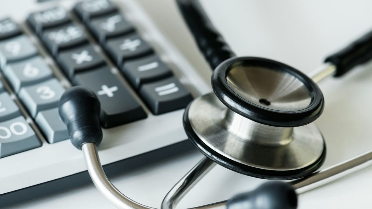 A student researching how to get financial aid for nursing school